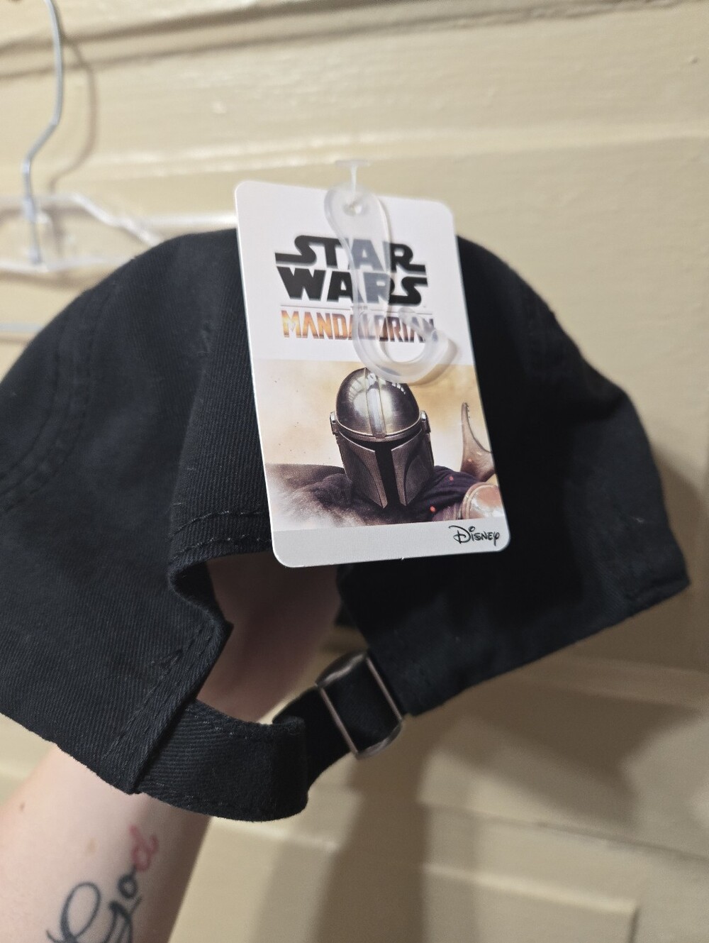 Star Wars Disney Mandalorian This Is The Way Embroidered Mando Helmet Hat NWT - Picture 2 of 2